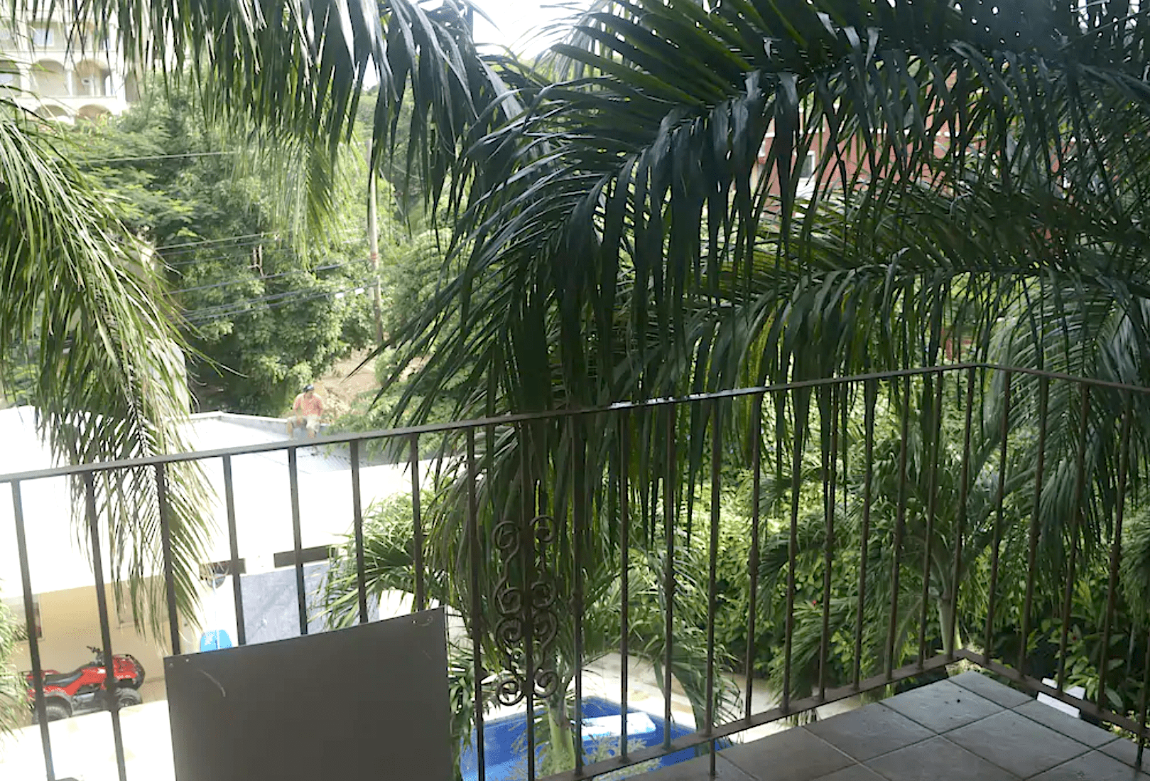 LC18 - Balcony View